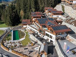 Ornate Chalet in Neukirchen near Wildkogel Ski Arena