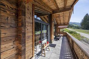 Ornate Chalet in Neukirchen near Wildkogel Ski Arena