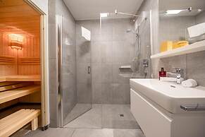 Ornate Chalet in Neukirchen near Wildkogel Ski Arena