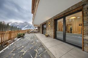 Ornate Chalet in Neukirchen near Wildkogel Ski Arena
