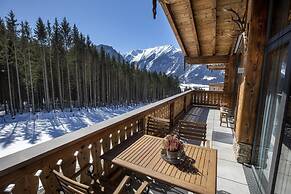 Ornate Chalet in Neukirchen near Wildkogel Ski Arena