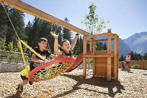 Ornate Chalet in Neukirchen near Wildkogel Ski Arena