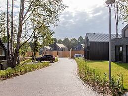 Luxury Villa at Pond near Maastricht