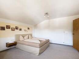 Lovely Apartment in Hainzenberg