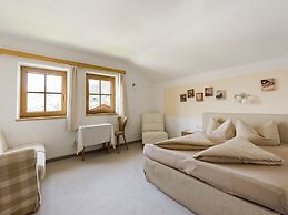 Lovely Apartment in Hainzenberg