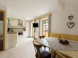 Lovely Apartment in Hainzenberg