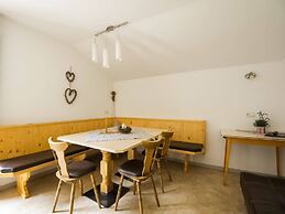 Lovely Apartment in Hainzenberg