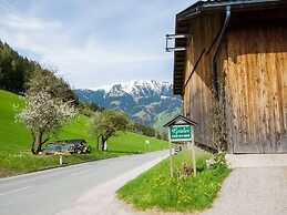 Lovely Apartment in Hainzenberg