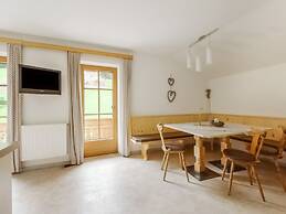 Lovely Apartment in Hainzenberg