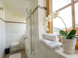 Lovely Apartment in Hainzenberg