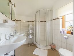 Lovely Apartment in Hainzenberg