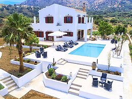 Beautiful Large Villa With Pool and sea View at Nice Georgioupolis