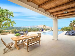 Beautiful Large Villa With Pool and sea View at Nice Georgioupolis