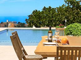 Beautiful Large Villa With Pool and sea View at Nice Georgioupolis