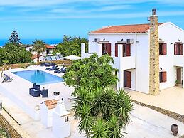 Beautiful Large Villa With Pool and sea View at Nice Georgioupolis