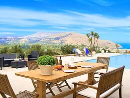 Beautiful Large Villa With Pool and sea View at Nice Georgioupolis