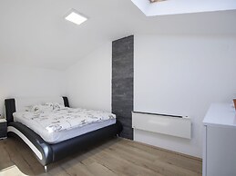 Modern Holiday Home With Jacuzzi