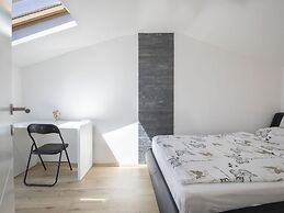 Modern Holiday Home With Jacuzzi