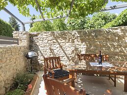 Modern Holiday Home With Jacuzzi