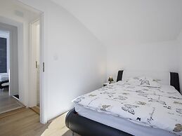 Modern Holiday Home With Jacuzzi