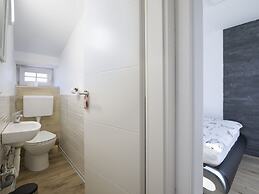 Modern Holiday Home With Jacuzzi