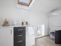 Modern Holiday Home With Jacuzzi