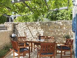 Modern Holiday Home With Jacuzzi