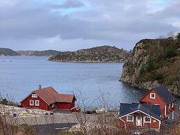 6 Person Holiday Home in Brandasund