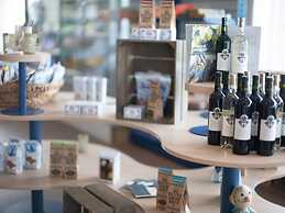 Luxury Lodge, 2 Bathrooms, Near the Sea