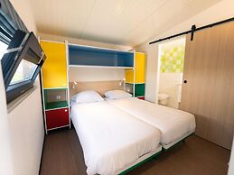 Luxury Lodge, 2 Bathrooms, Near the Sea