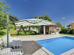 Holiday Home in Lindar With Pool