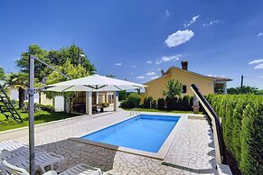 Holiday Home in Lindar With Pool
