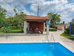 Holiday Home in Lindar With Pool