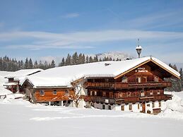 Pleasant Apartment in Hopfgarten near Ski Area