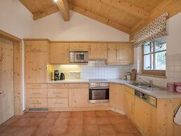 Modern Chalet With Sauna Near Konigsleiten
