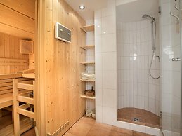 Modern Chalet With Sauna Near Konigsleiten