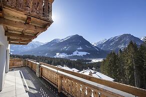 Amazing Chalet in Neukirchen near Wildkogel Ski Arena