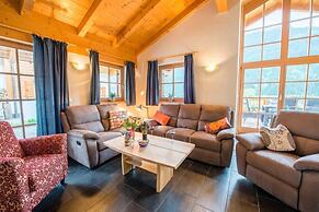 Cozy Chalet with 4 Bathrooms near Königsleiten