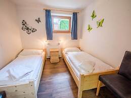 Cozy Chalet with 4 Bathrooms near Königsleiten