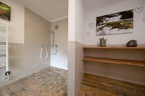 Comfy Chalet in Neukirchen near Wildkogel Ski Arena