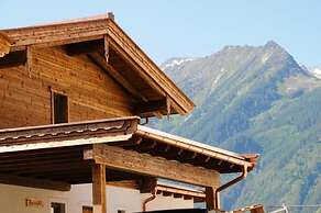 Comfy Chalet in Neukirchen near Wildkogel Ski Arena