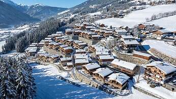 Luxury Chalet with 2 Bathrooms near Small Slope