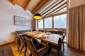 Luxury Chalet with 2 Bathrooms near Small Slope