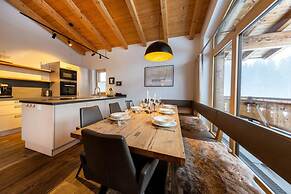 Luxury Chalet with 2 Bathrooms near Small Slope