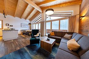 Luxury Chalet with 2 Bathrooms near Small Slope