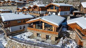 Luxury Chalet with 2 Bathrooms near Small Slope