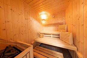 Luxury Chalet with 2 Bathrooms near Small Slope