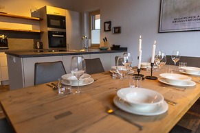 Luxury Chalet with 2 Bathrooms near Small Slope