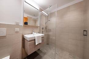 Luxury Chalet with 2 Bathrooms near Small Slope