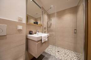 Luxury Chalet with 2 Bathrooms near Small Slope